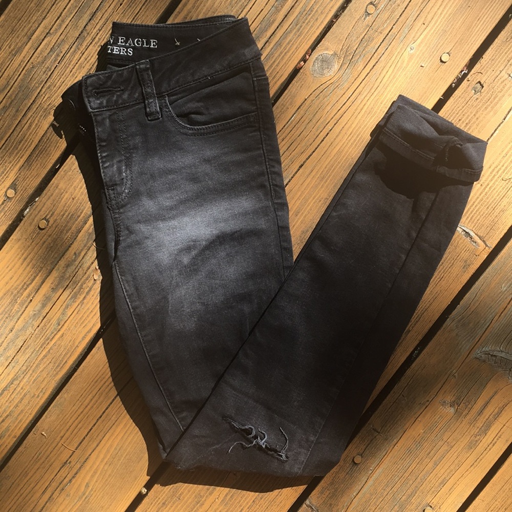 American Eagle gray distressed skinny jeans